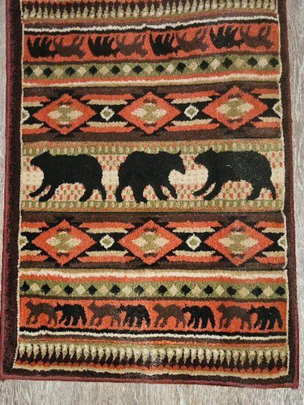 United Weavers  'CONTOURS' NATIVE BEAR  Terra Cotta Scatter Rug